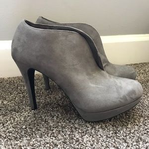 Like new gray booties